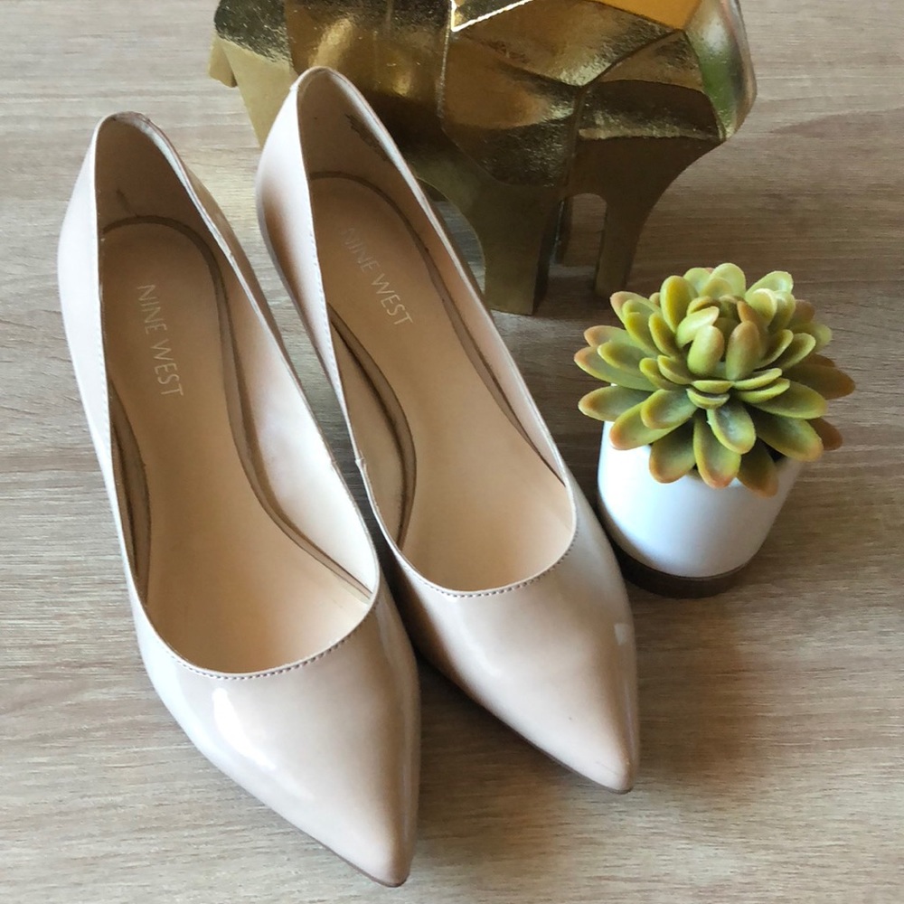 Nine West nude kitten heels - size 6